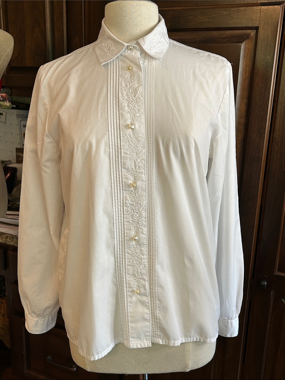 WITT Shirt Collection Sz 13 White Embroidered Placket Pearl-Button Blouse